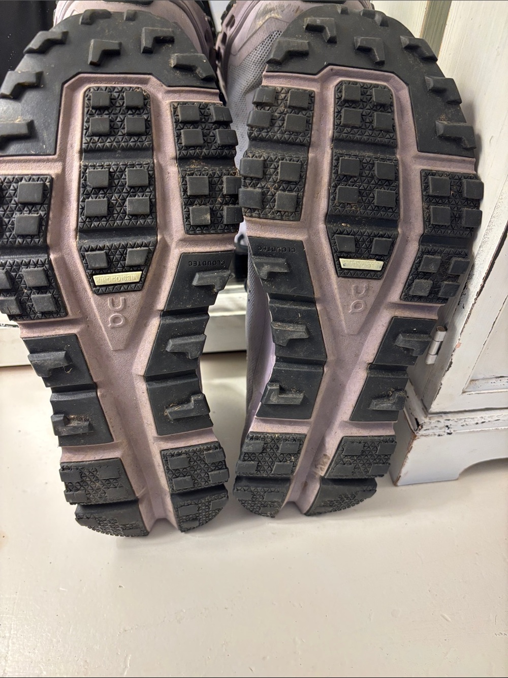 On Running women's Sneakers in Light Lavender and Black - Picture 4 of 5